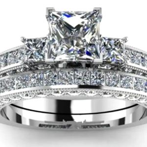 NEW SILVER RIng size 7